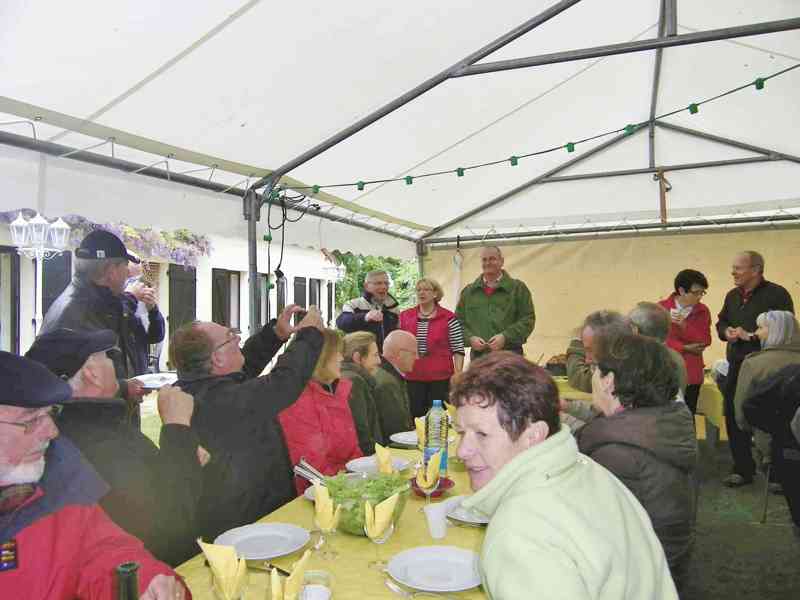 2_100_4527 (Poncet).jpg - ... puis, on continue chez les GO...
